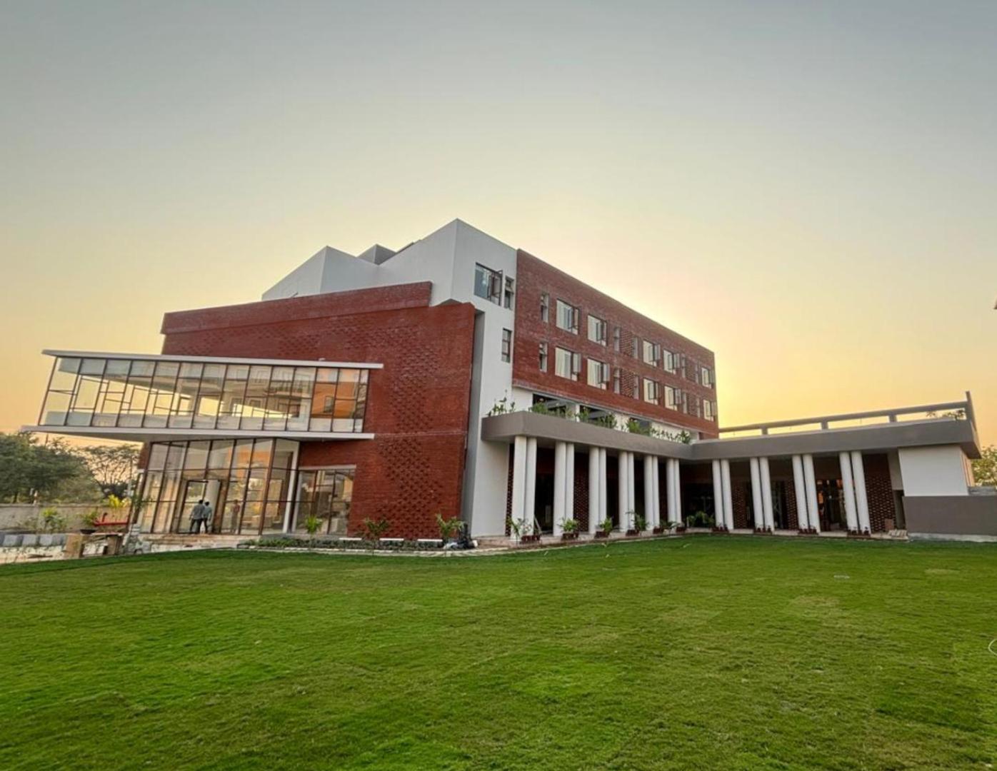 The Pearl Club Resort Shānti Niketan 외부 사진